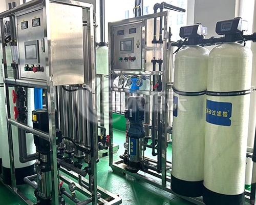 反滲透設(shè)備 (3).jpg 反滲透設(shè)備 (3).jpg